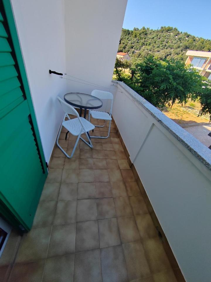 Barbat na Rabu Room'S Brica מראה חיצוני תמונה