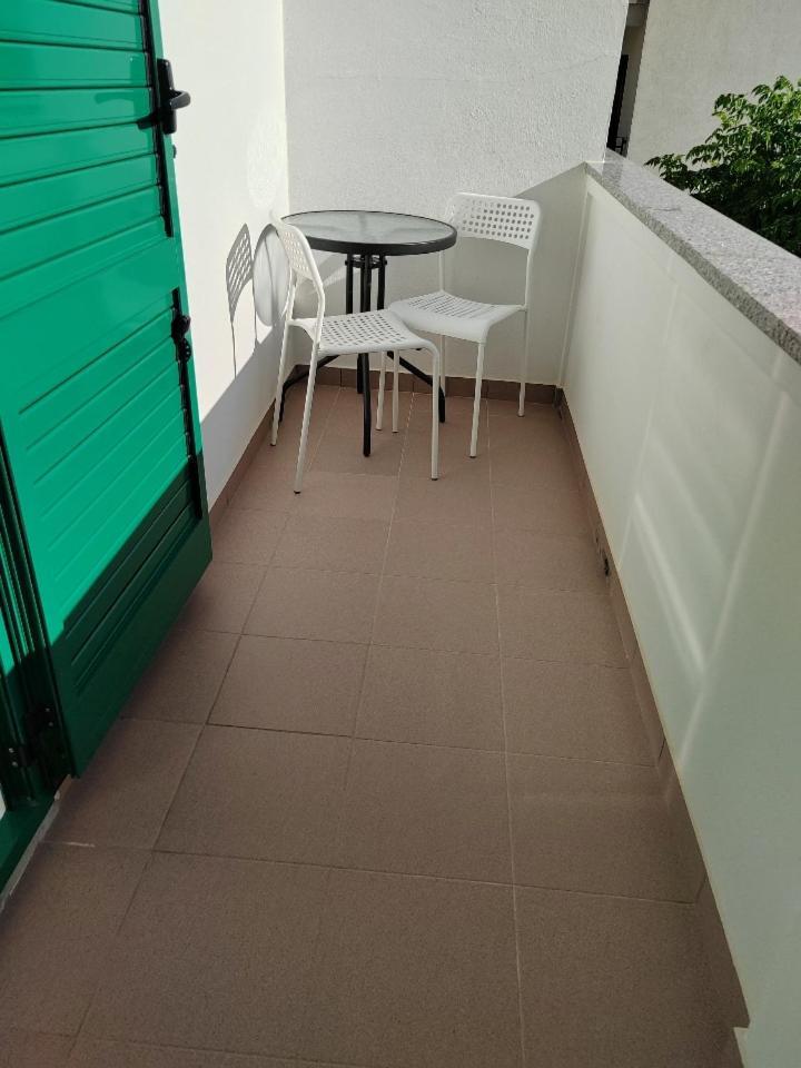 Barbat na Rabu Room'S Brica מראה חיצוני תמונה
