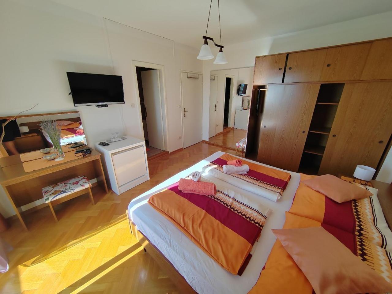 Barbat na Rabu Room'S Brica מראה חיצוני תמונה