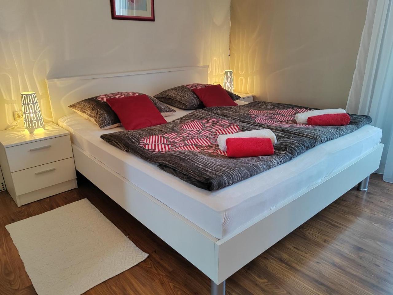 Barbat na Rabu Room'S Brica מראה חיצוני תמונה
