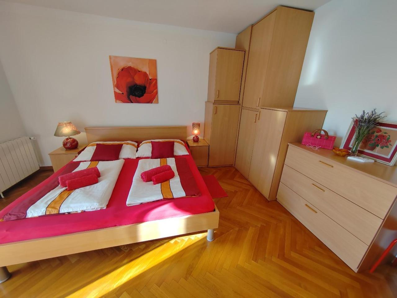Barbat na Rabu Room'S Brica מראה חיצוני תמונה