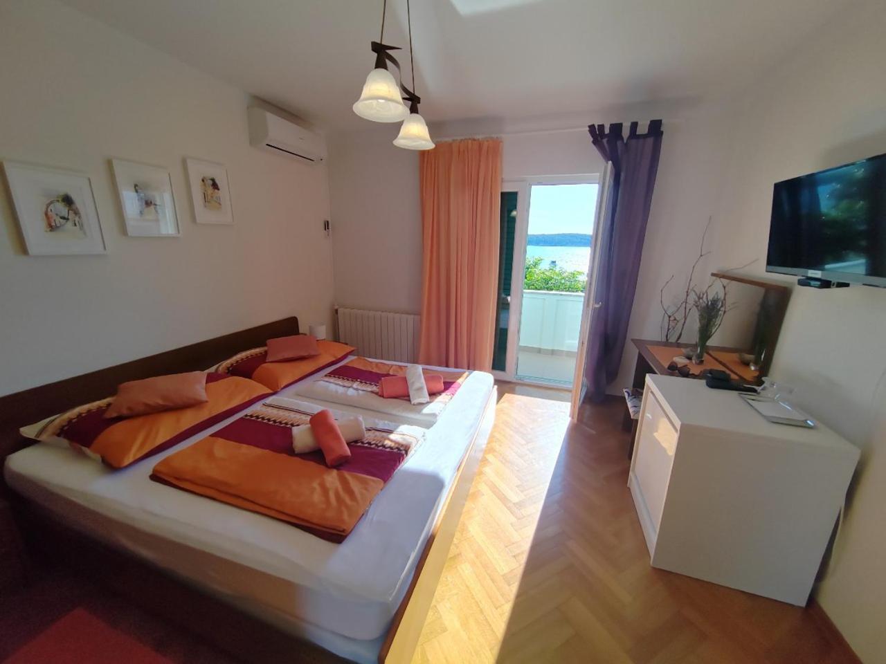 Barbat na Rabu Room'S Brica מראה חיצוני תמונה